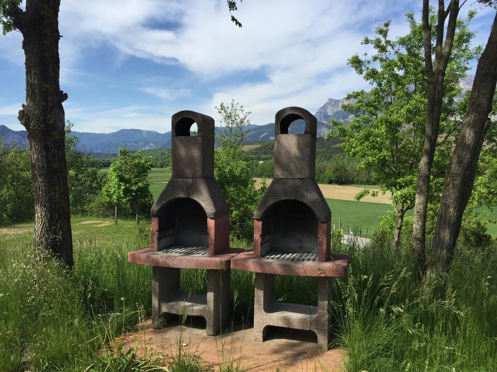 Camping Le Couriou Recoubeau-Jansac Kültér fotó
