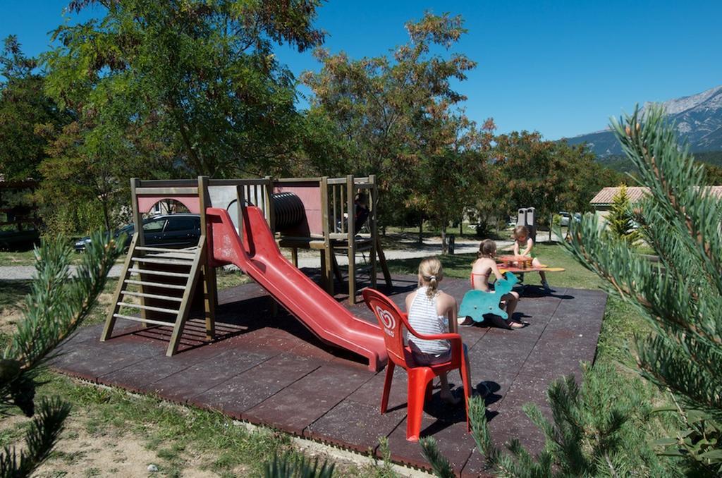 Camping Le Couriou Recoubeau-Jansac Kültér fotó